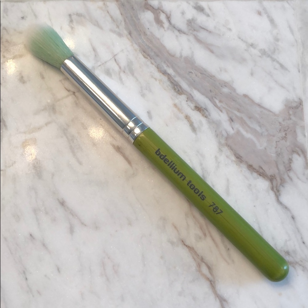 Bdellium Tools Highlighting Brush